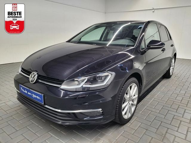 Volkswagen Golf VII LED/Navi/Massage/AHK/SHZ/PDC/17"LM