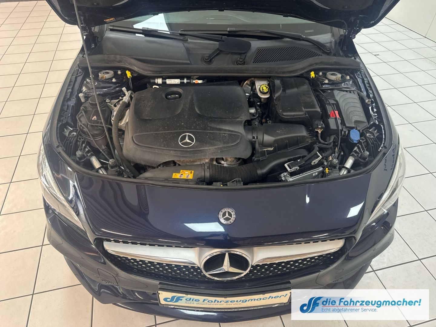 Fahrzeugabbildung Mercedes-Benz CLA 180 Shooting Brake AMG Sportpaket Navi LED *