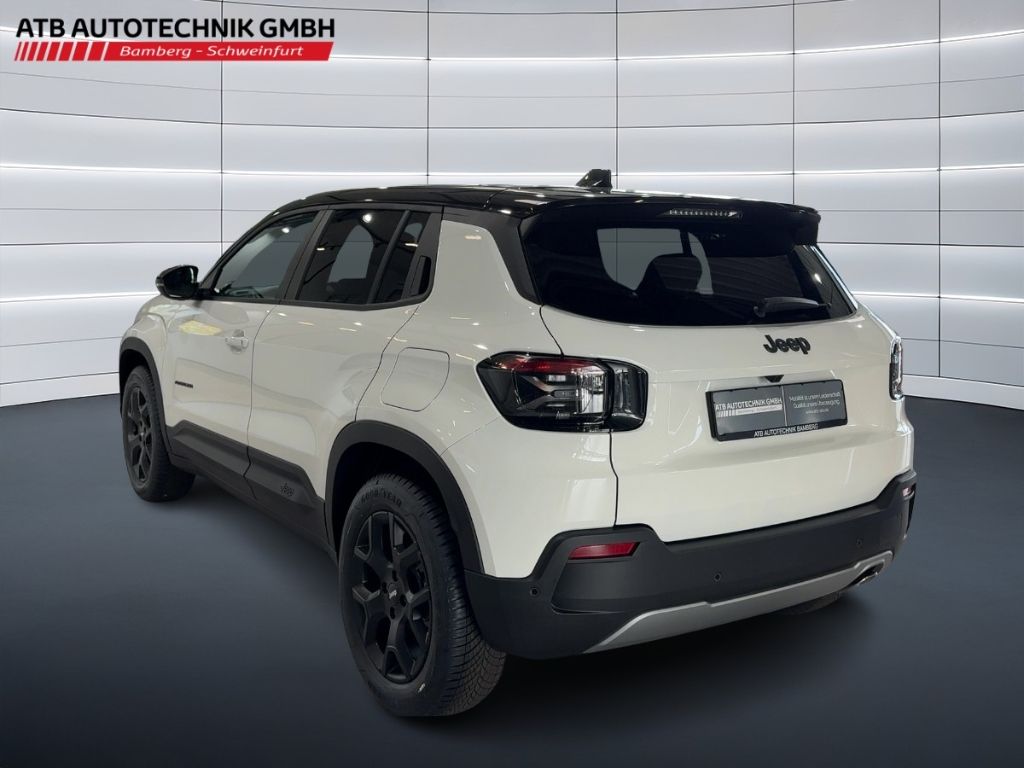 Fahrzeugabbildung Jeep Avenger e-hybrid Black Edition ALLWETTER WINTER