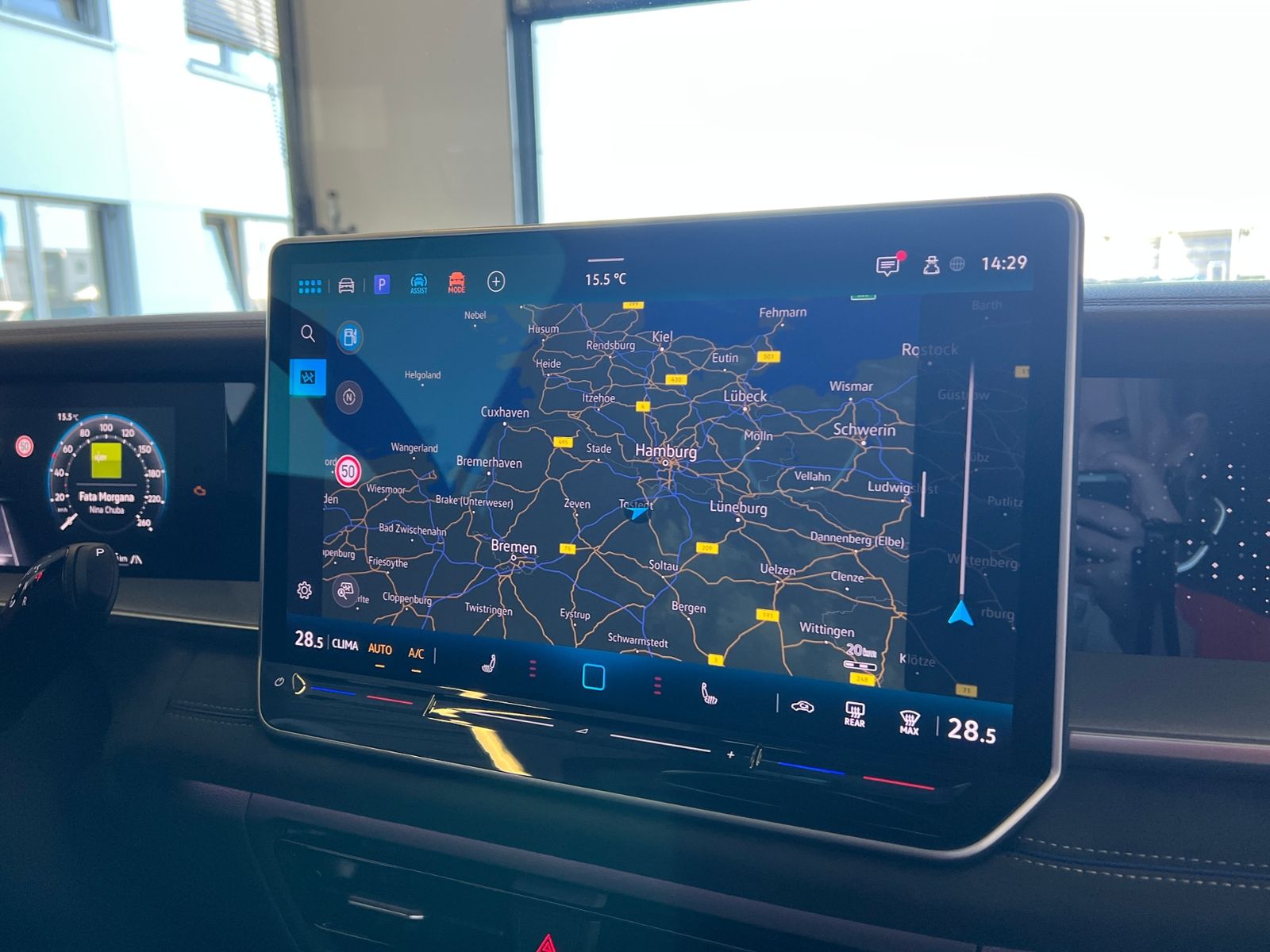 Fahrzeugabbildung Volkswagen Tayron R-Line 2.0 TDI DSG 4MOTION *AHK,Navi,Stan