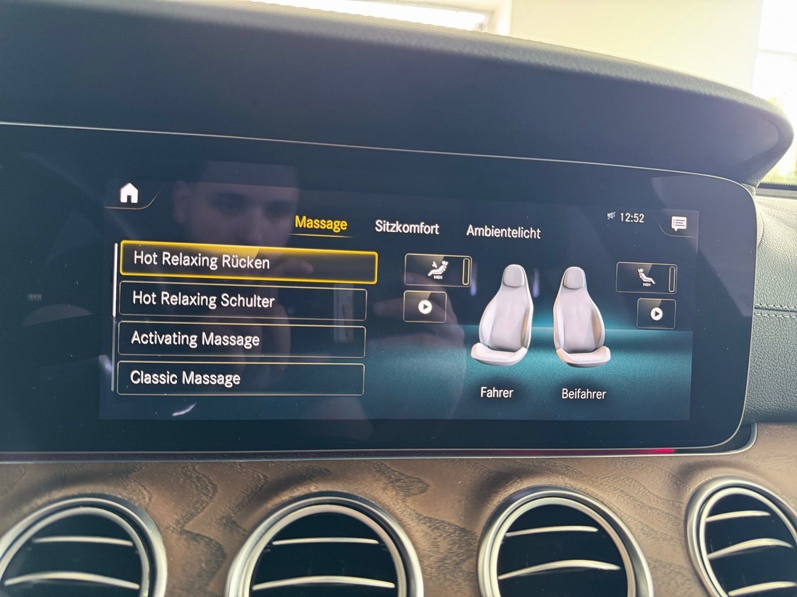 Fahrzeugabbildung Mercedes-Benz E 300 de AMG 4M*Distronic*AirBody*Burmester*LED*