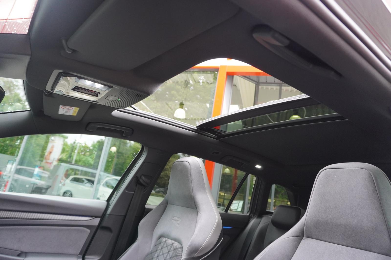 Volkswagen Golf VIII Variant R-Line eTSI DSG Panorama, миниатюра 30