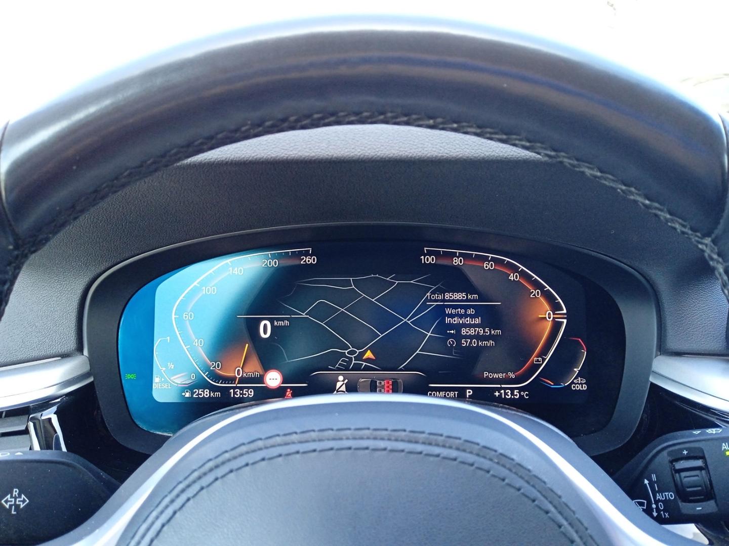 BMW 530 d xDrive Tour+HUD+KAMERA+ACC+AHK+LENKRADHZG+