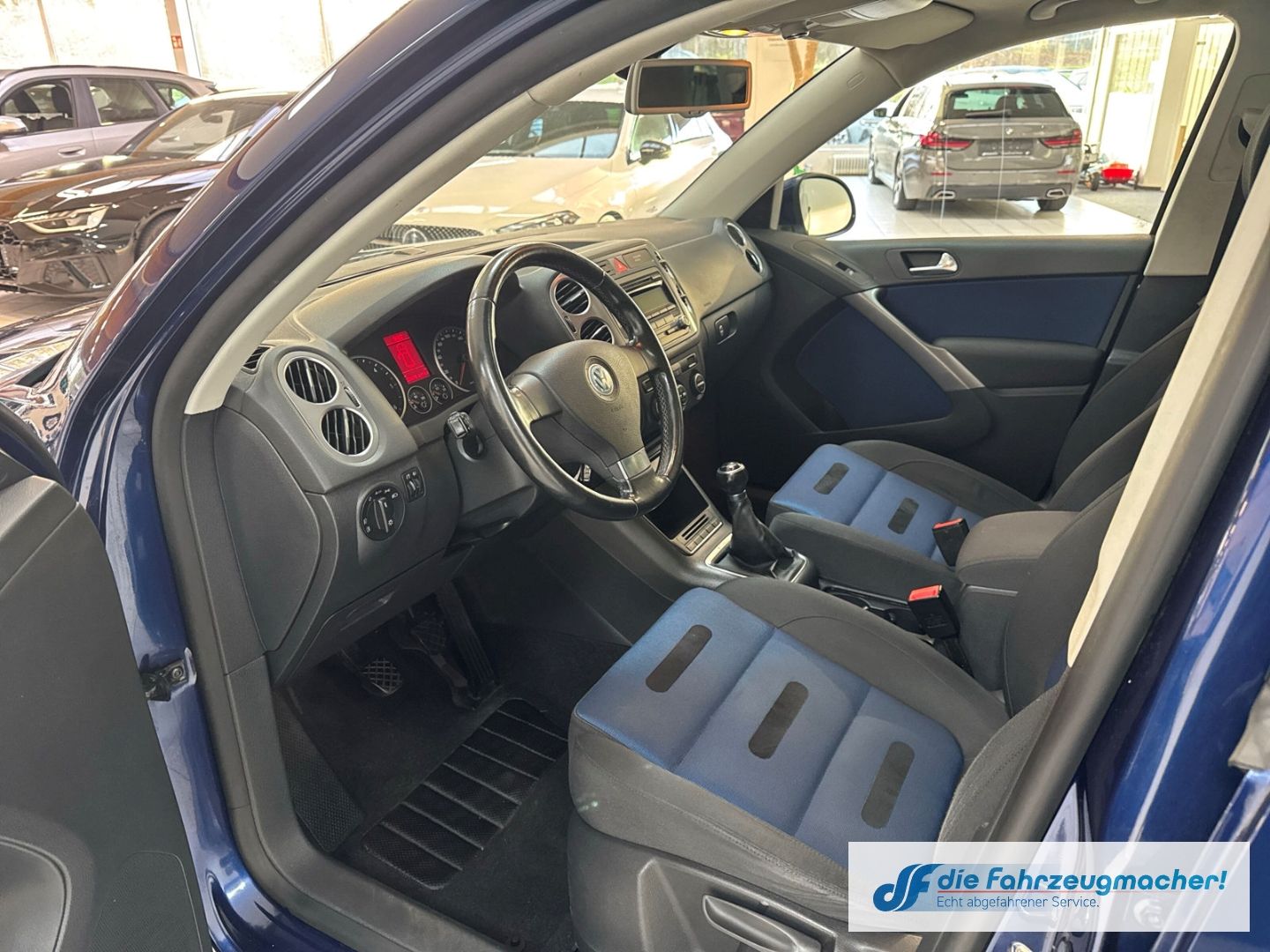 Fahrzeugabbildung Volkswagen Tiguan Sport & Style 4Motion El. Panodach Mehrz