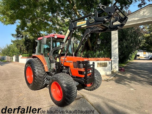 Kubota ME5700 Allrad mit Industriefrontlader