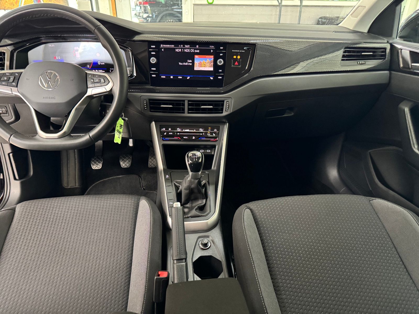 Fahrzeugabbildung Volkswagen Polo VI Life +DIG.TACHO+LED+ALLWETTER+NAVI+ACC