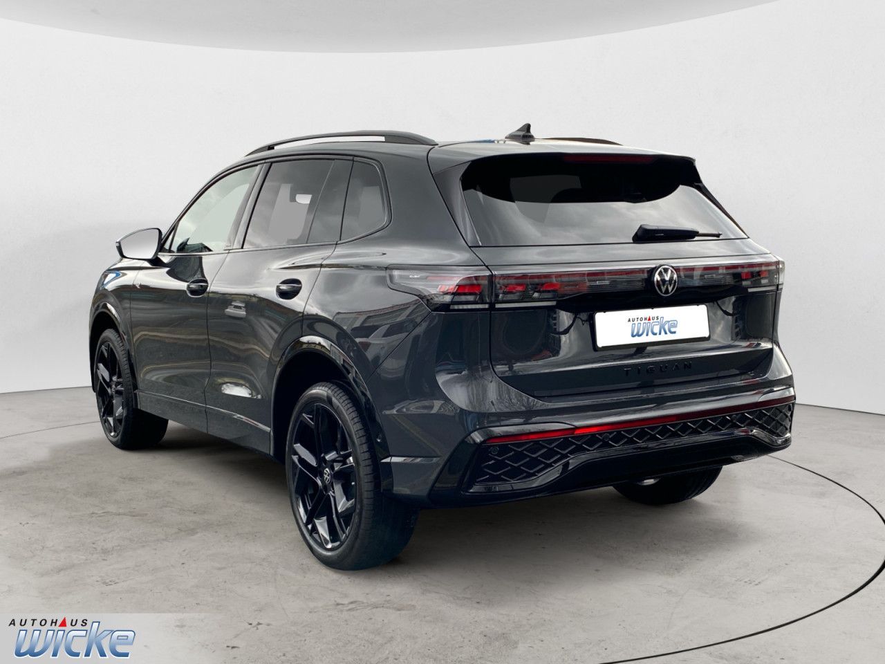 Volkswagen Tiguan 2.0 TDI R-Line NAVI LED KLIMA AHK PANO 20 foto 4