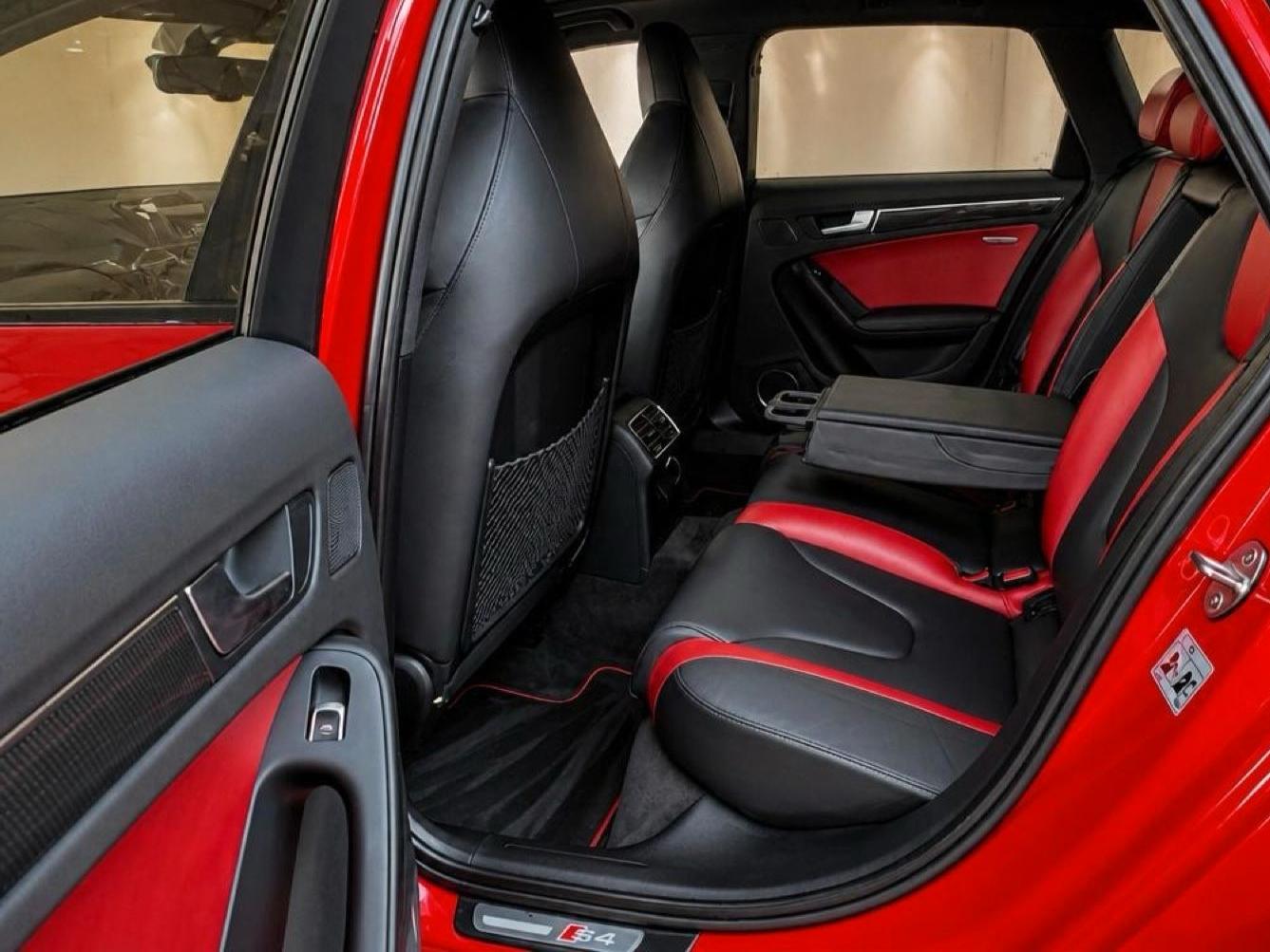 Audi S4 Avant 3.0 TFSI quattro 333 S tronic / Bang & Olufsen / Chauffage stationnaire / Sièges à mémoire