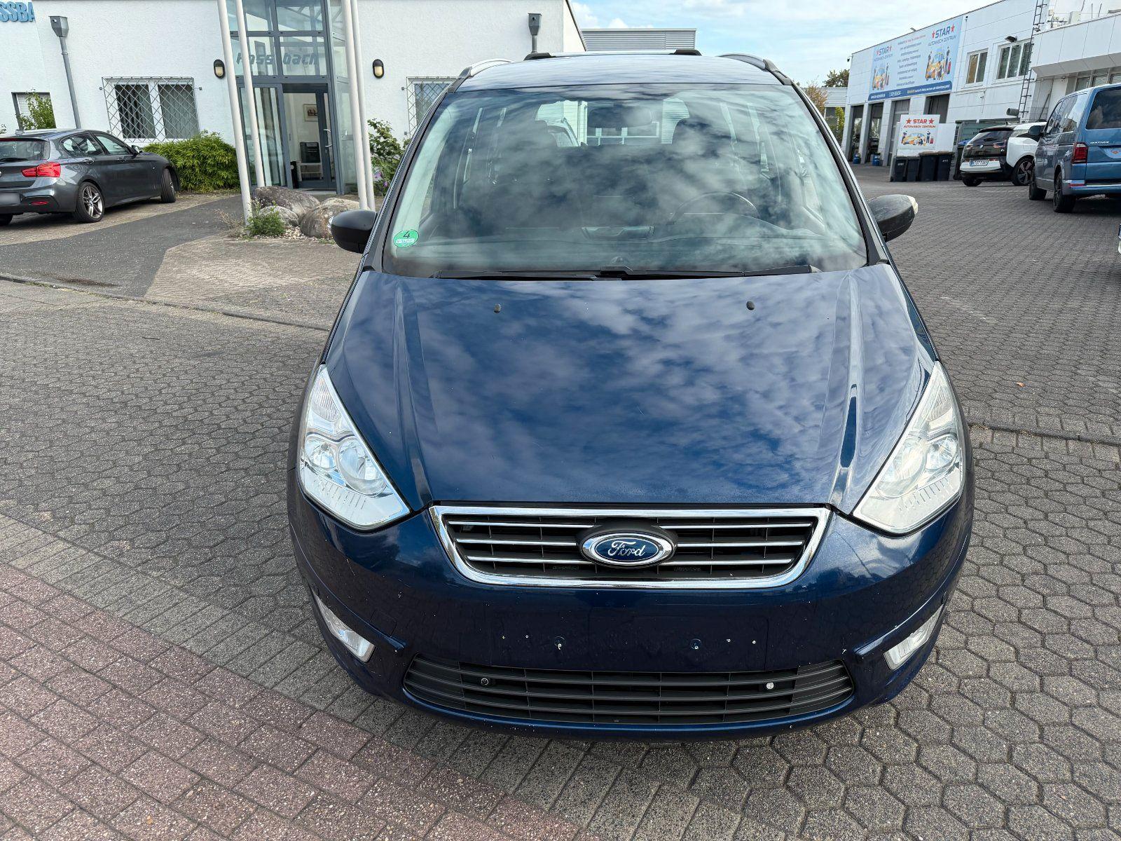 Ford Galaxy 2012 — rear view