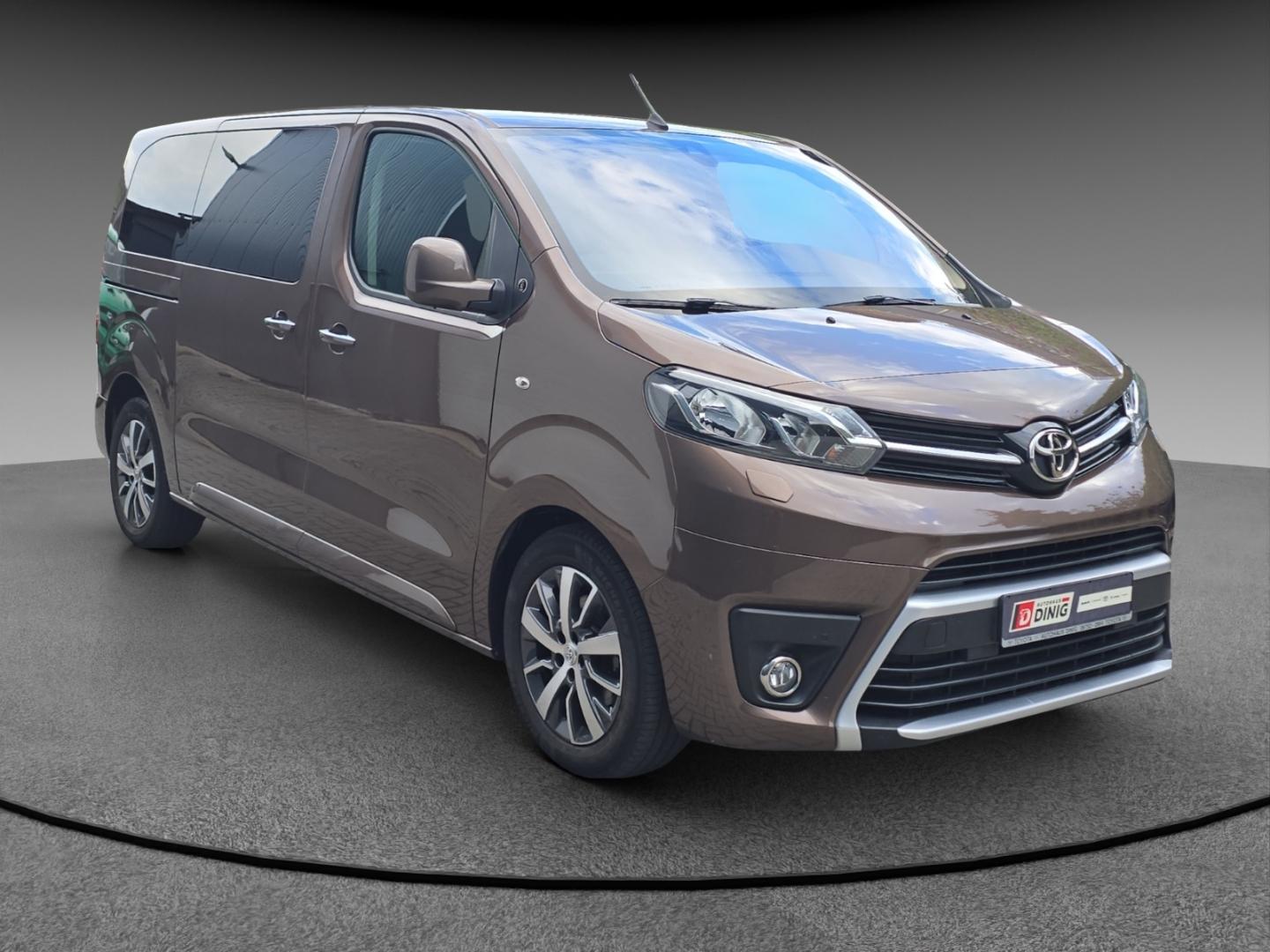 Toyota Proace Verso L1 Team Deutschland Mehrzonenklima 