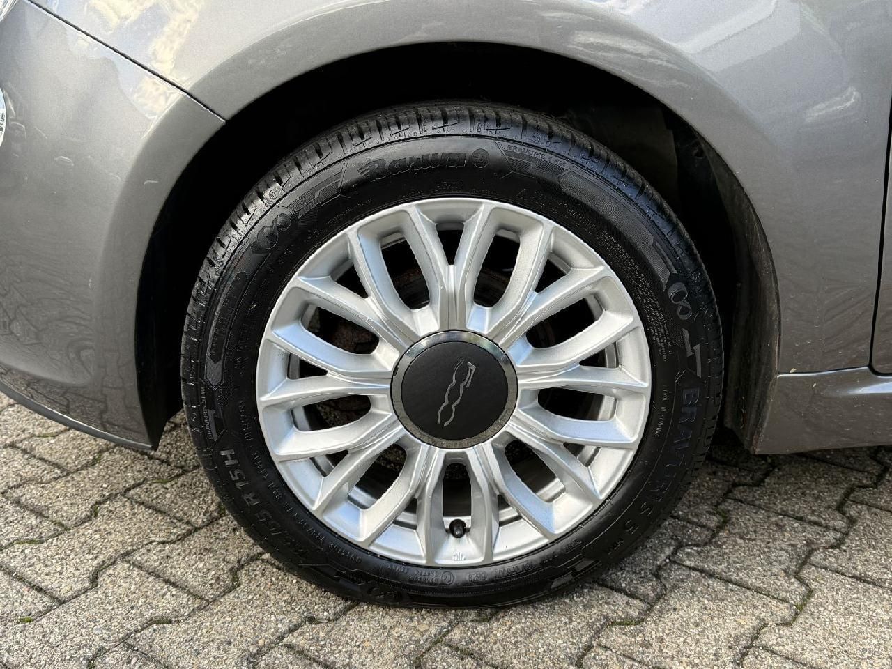 Fahrzeugabbildung Fiat 500 Lounge 1.2
