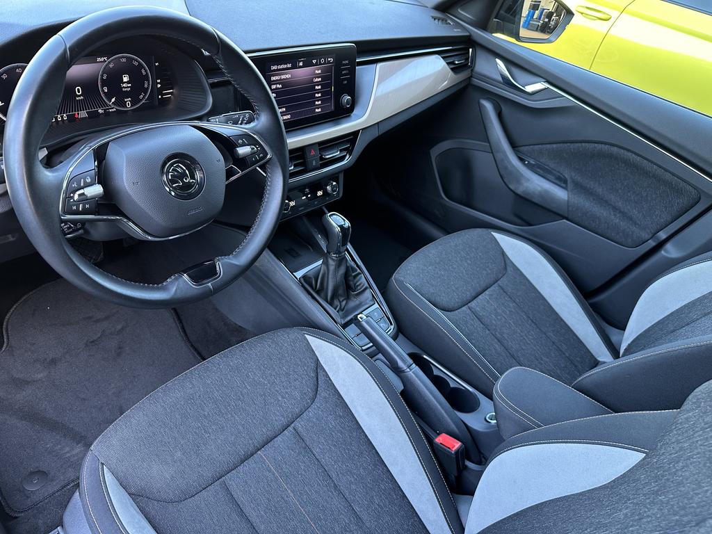 Skoda Scala 2023 г. Чёрный, пробег 49750 км