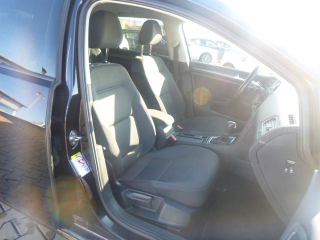 Fahrzeugabbildung Volkswagen Golf VII Variant 1.5 TSI Comfortline>AUT/AHK/NAV