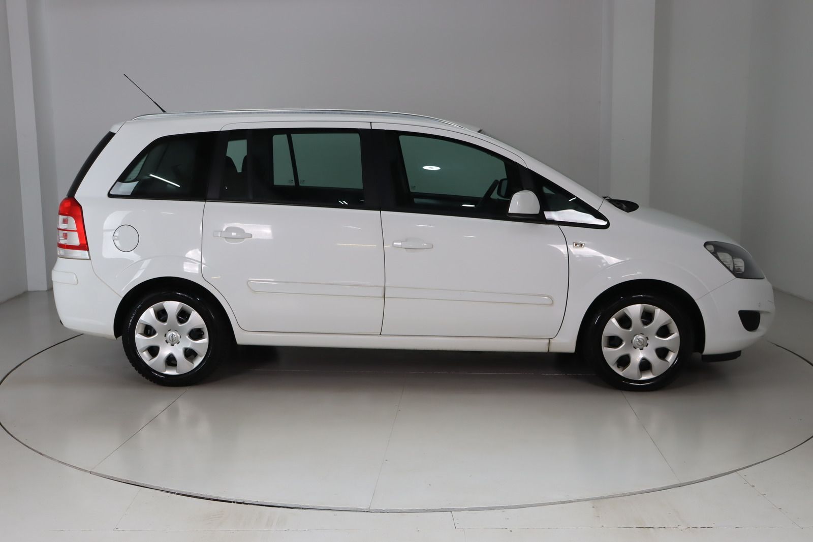 Fahrzeugabbildung Opel Zafira 1.8 * 7-Sitzer * PDC * 8-fach