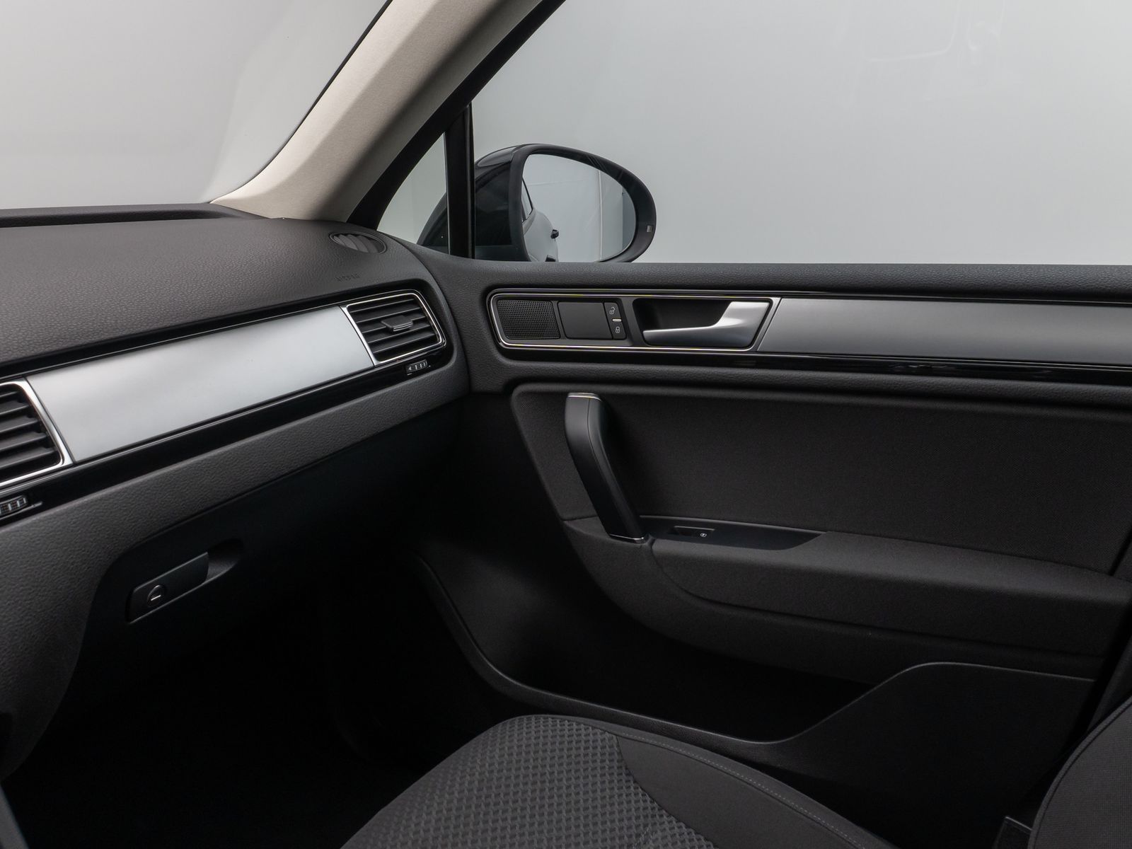 Fahrzeugabbildung Volkswagen Touareg 3.0 TDI V6 Terrain Tech 4Mot PDC BiXenon
