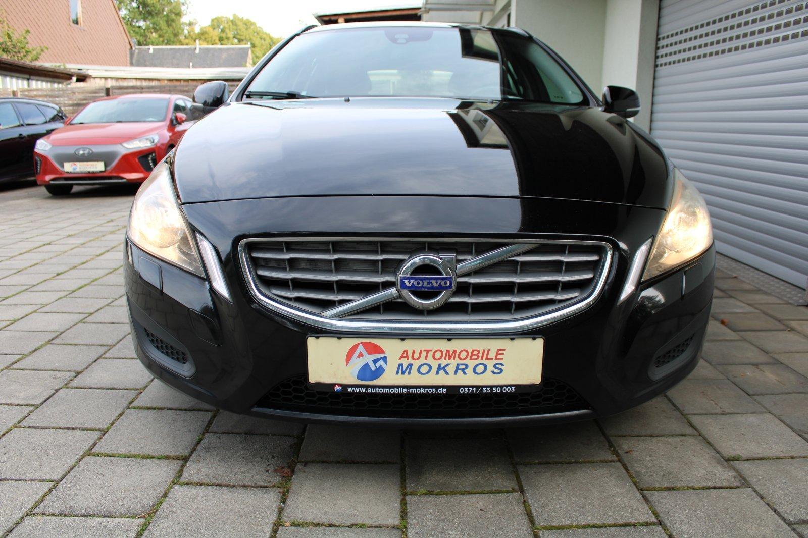 Volvo V60 2011 — rear view