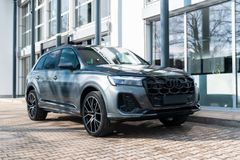 AUDI Q7 TDI / S LINE/ 22"/ ADVANCED/ PANO/ 7 SITZE AUDI Q7 TDI / S LINE/ 22"/ ADVANCED/ PANO/ 7 SITZE