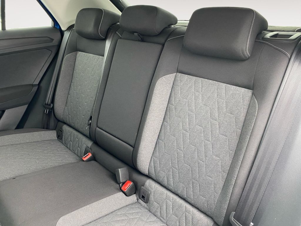 Fahrzeugabbildung Volkswagen T-Roc 1.5 TSI Move *3 Jahre Anschlussgarantie*