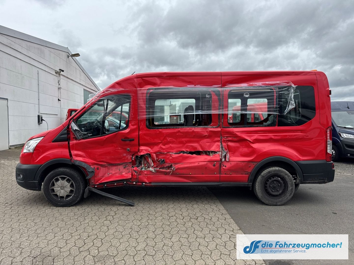 Fahrzeugabbildung Ford Transit Kombi 350 L3 Trend *TOTALSCHADEN *9058