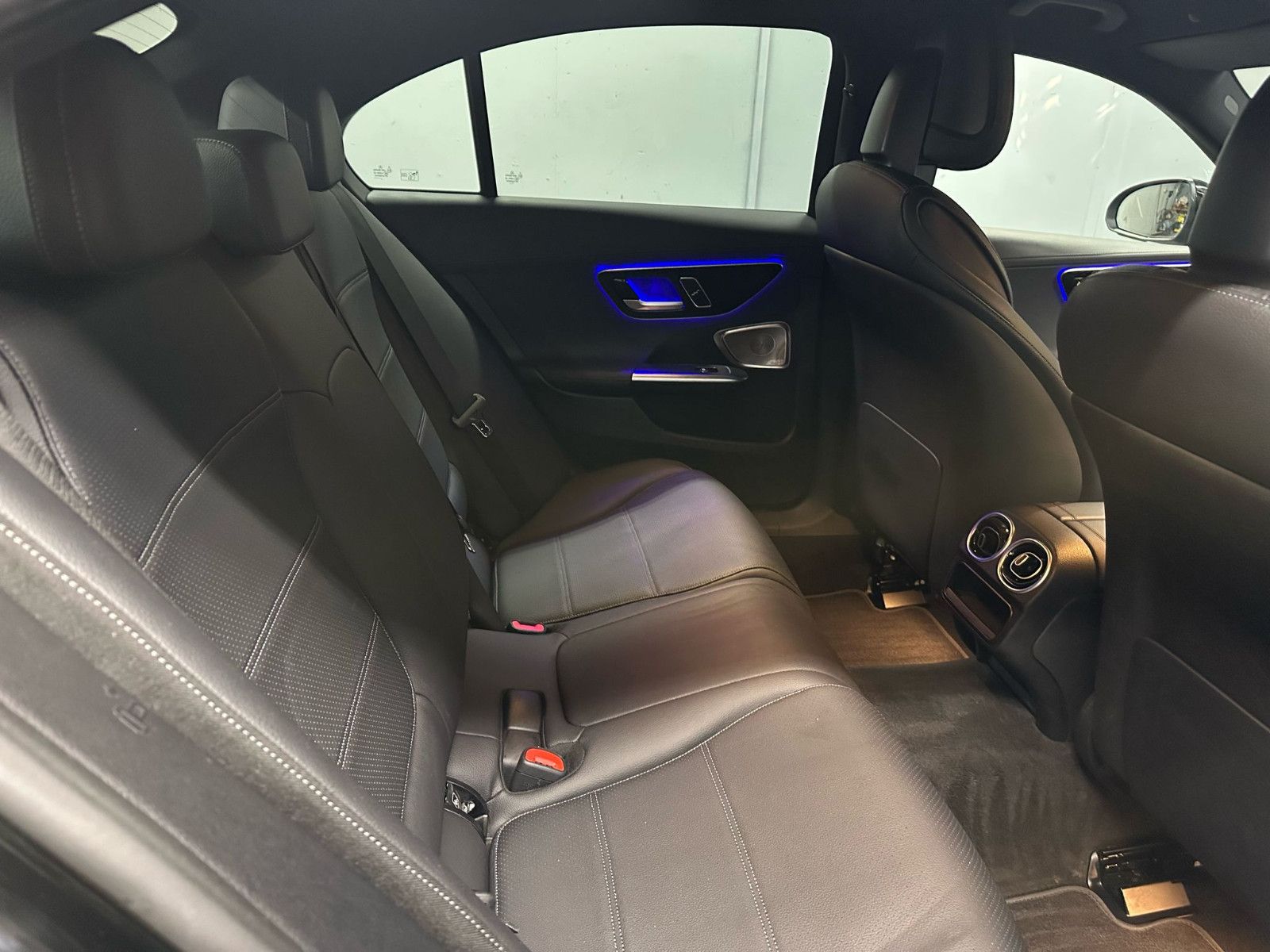 Fahrzeugabbildung Mercedes-Benz C 300 d Autom. AVANTGARDE*NIGHT*AHK*DISTRO*360*