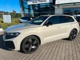 Volkswagen Touareg 3.0 TDI 210 kW 4Motion R-Line - mit Diesel-Antrieb: Beige, Head-Up Display