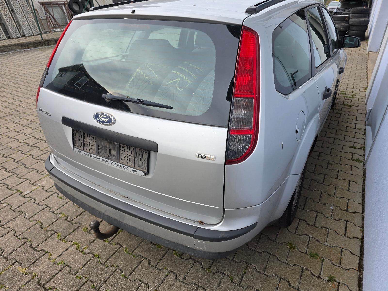 Ford Focus 2006 — interior