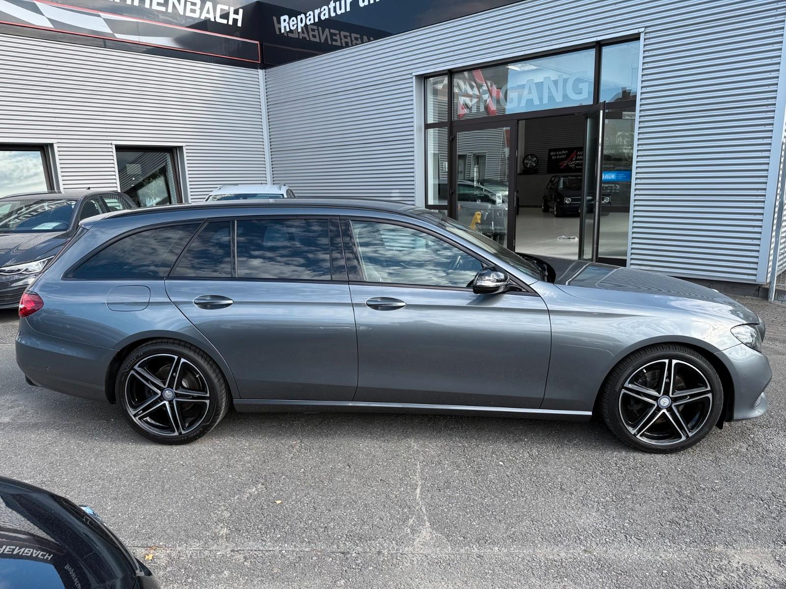 Mercedes-Benz E 300 d T-Modell Night-Paket,LED, Burmester