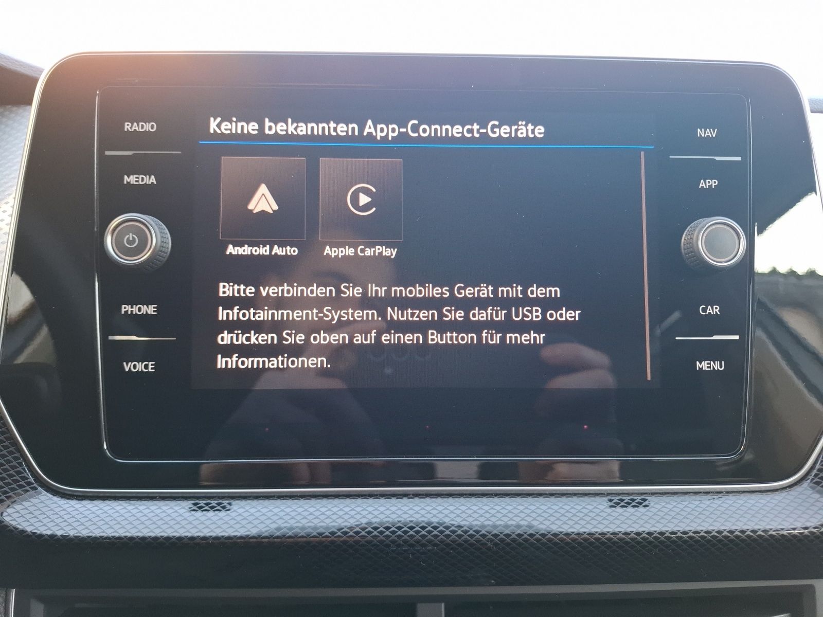 Fahrzeugabbildung Volkswagen T-Cross TSI Goal LED Navi AID ACC RFK SH LM