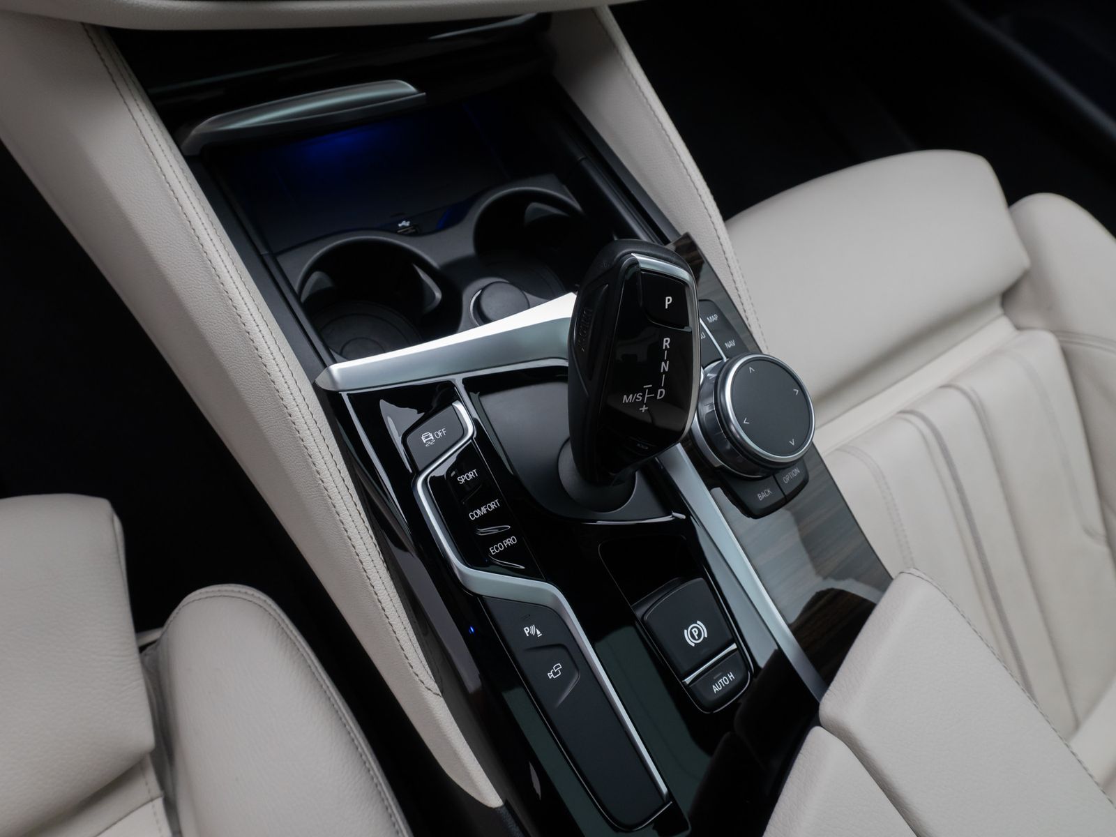 Fahrzeugabbildung BMW 530d xD M Sport 360°Komfort ACC HUD DisplKey H/K