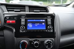 HONDA Jazz 1.3 i-VTEC 1.Hd. Sitzheiz. AHK Bluetooth