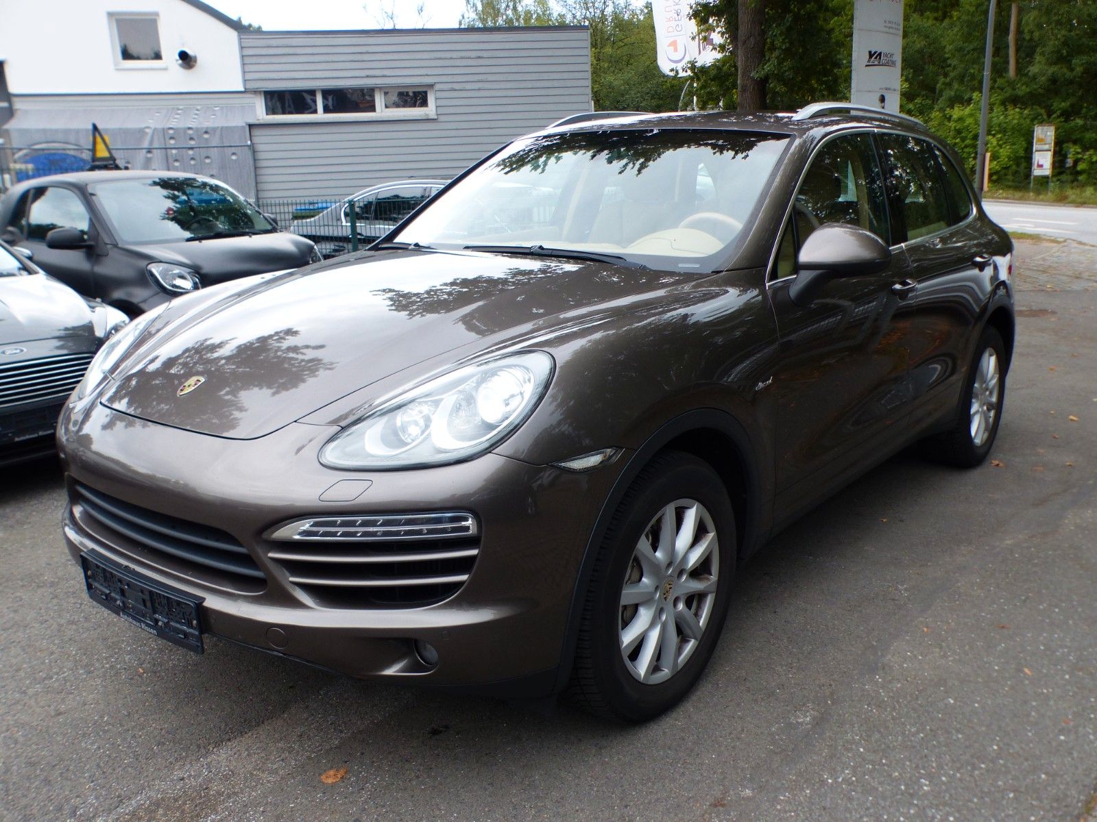 Porsche Cayenne - 1