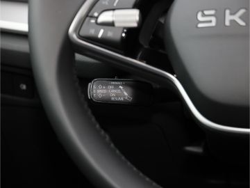 Skoda Octavia Combi Selection 2.0 TDI DSG AHK Kamera L