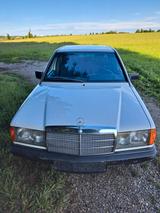 Mercedes-Benz  190 E - weiße Mercedes-Benz 190