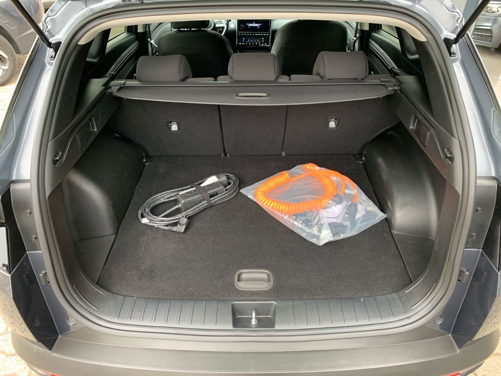Fahrzeugabbildung Hyundai TUCSON 1.6 T-GDI Trend Plug-In Hybrid 4WD 1Hd