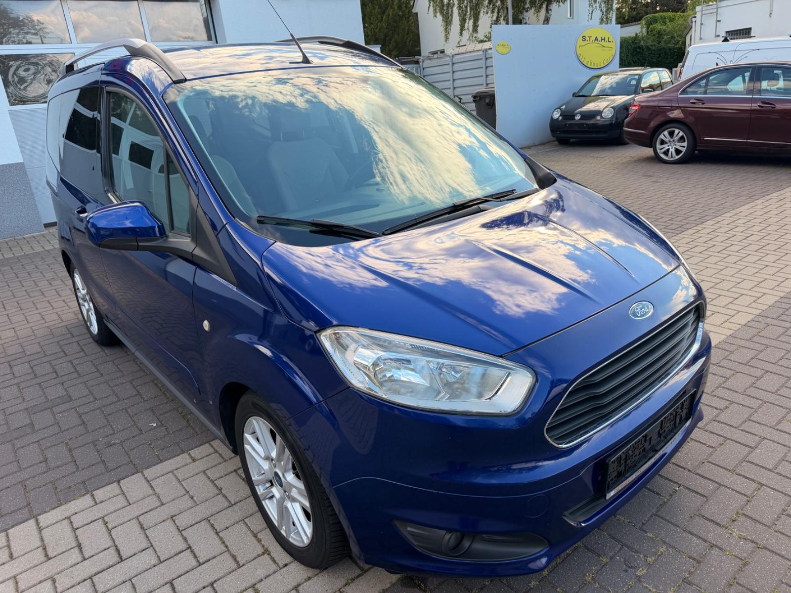 Ford Tourneo Courier Titanium