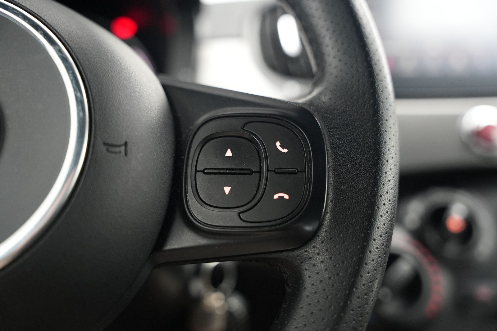 Fahrzeugabbildung Fiat Abarth 500 595 *BeatsAudio*SportsitzeAbarth*PDC*