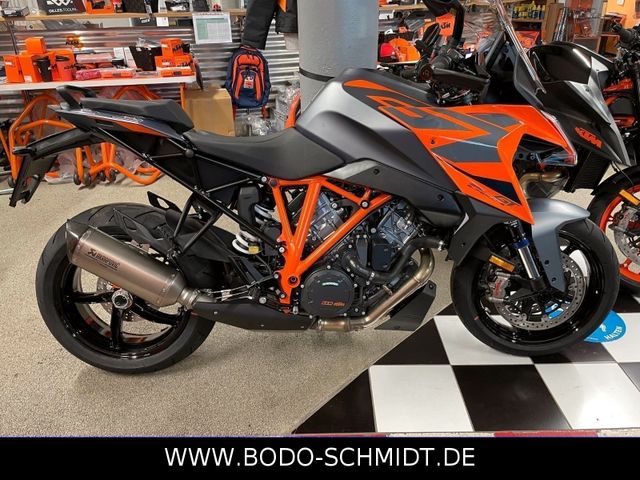 KTM 1290  Super Duke GT  2023/24 TECH PACK