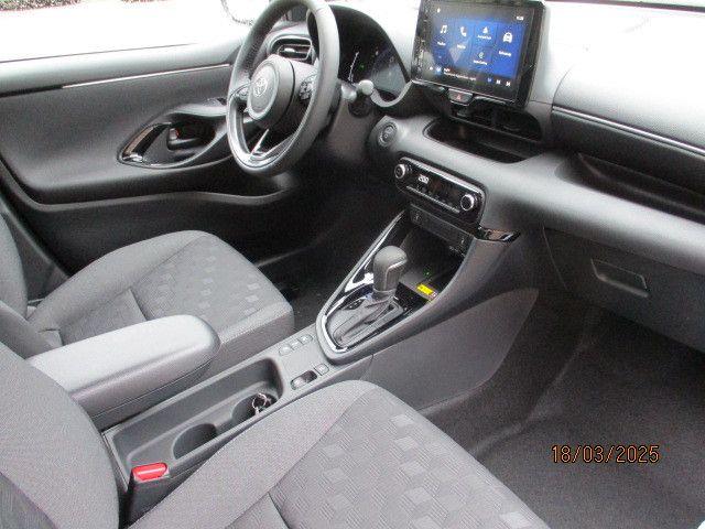 Fahrzeugabbildung Toyota Yaris Hybrid Teamplayer mit Comfort-Paket
