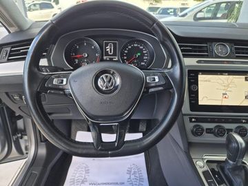 Volkswagen Passat - 11