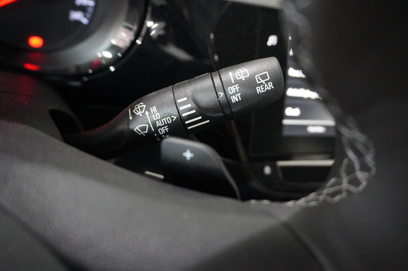 Fahrzeugabbildung Opel Corsa F 1.2T EDITION AT NAVI/LED/SPORT/TEMP/DAB+