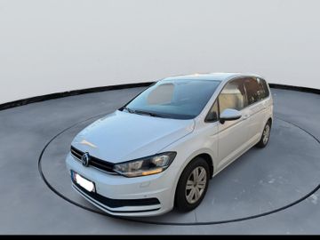 Volkswagen Touran - 1