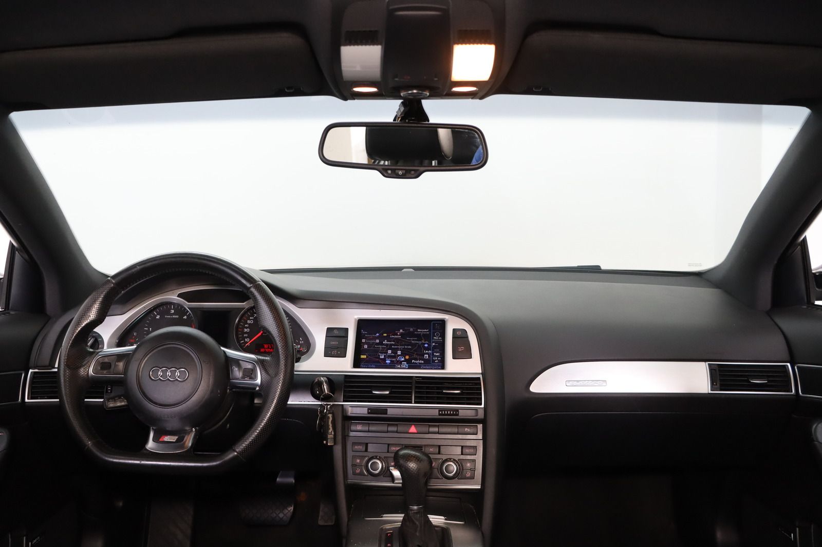 Fahrzeugabbildung Audi A6 3.0 TDI quattro Avant S-line * Navi * Memory