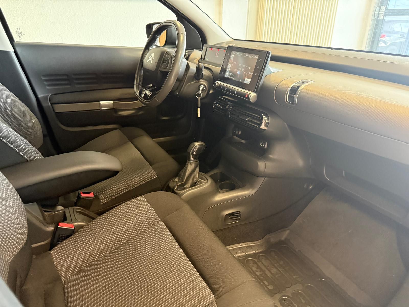 Fahrzeugabbildung Citroën C4 Cactus Shine/ KAMERA/NAVI/8.FACH BEREIFT