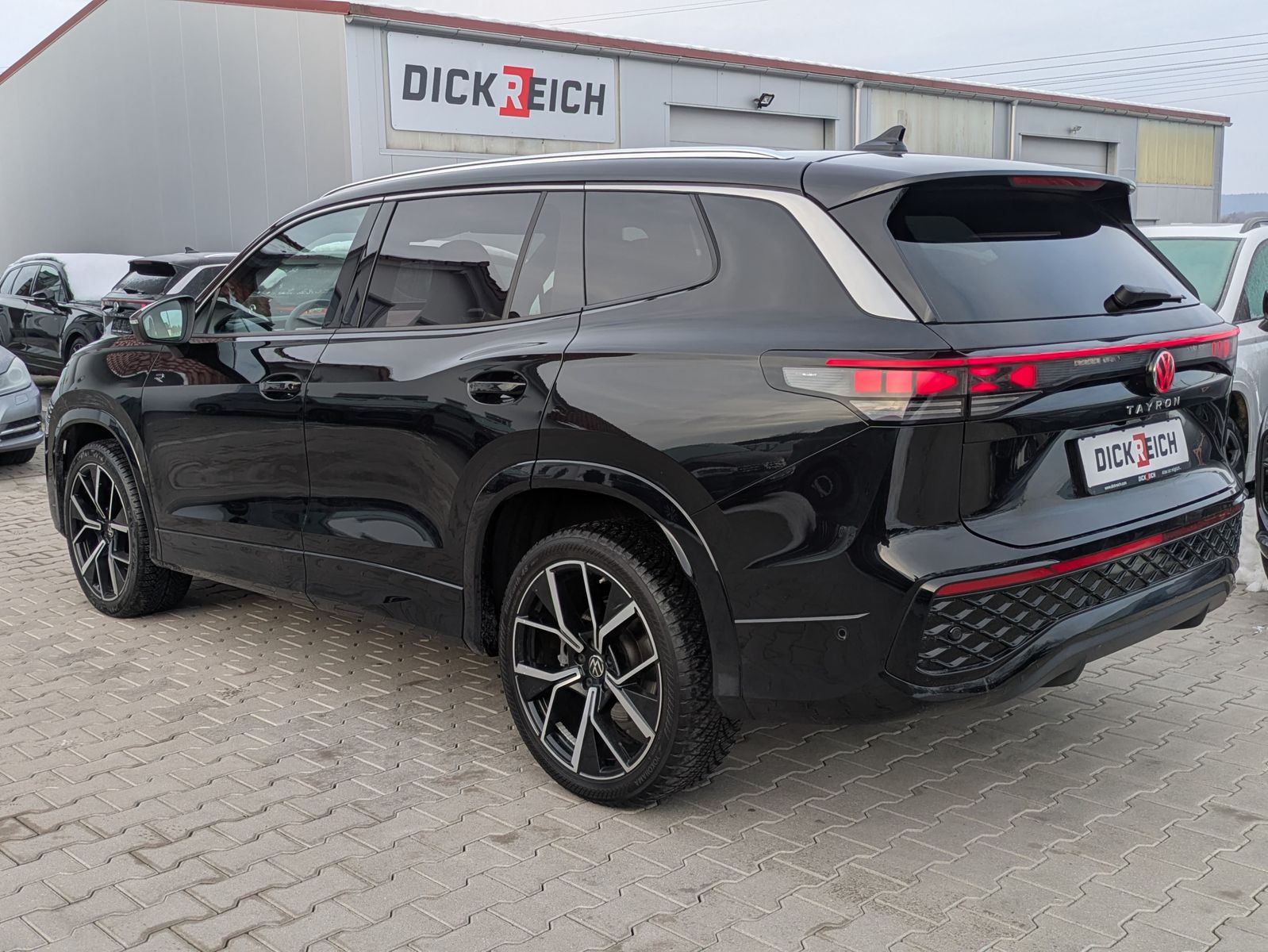 Fahrzeugabbildung Volkswagen Tayron 2.0 TDI 4M R-Line 7Si*MATRIX*AHK*PANO*HUD