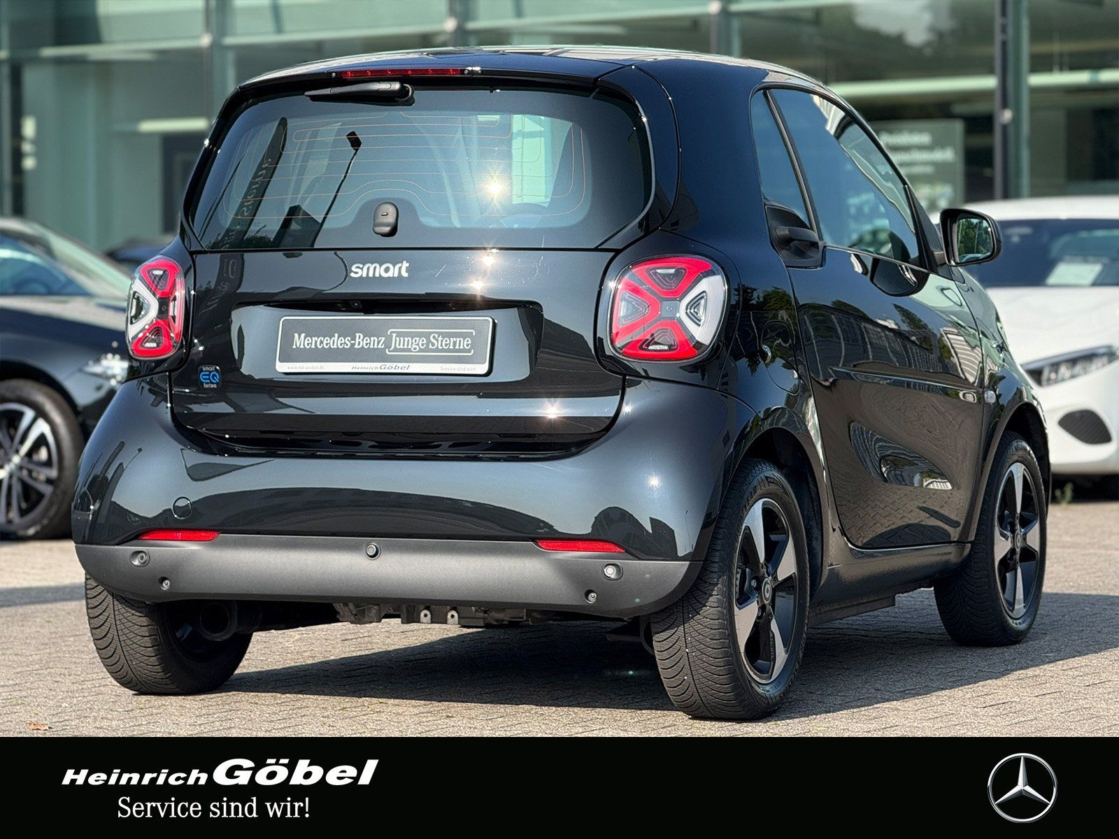 Fahrzeugabbildung Smart SMART EQ FORTWO*PANO*AMBIENTE*KAMERA*LED*PDC
