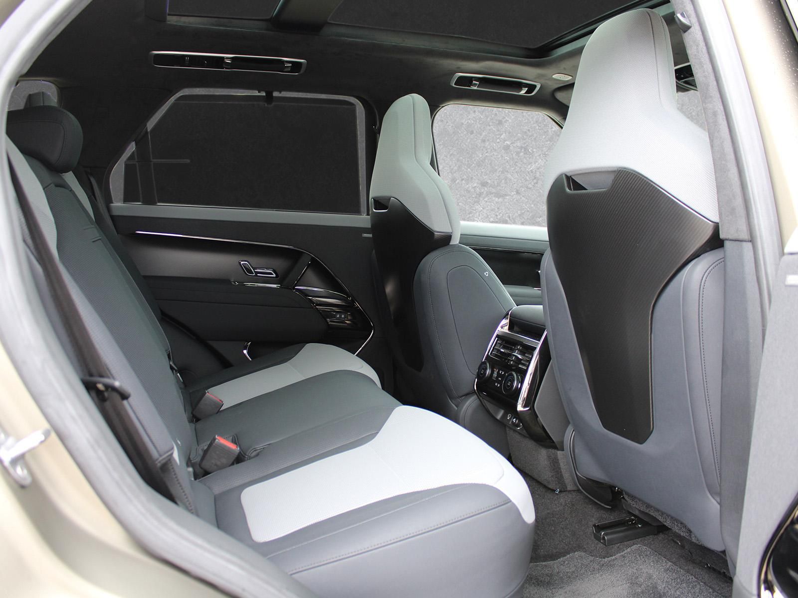 Fahrzeugabbildung Land Rover Range Rover Sport P635 SV Edition One