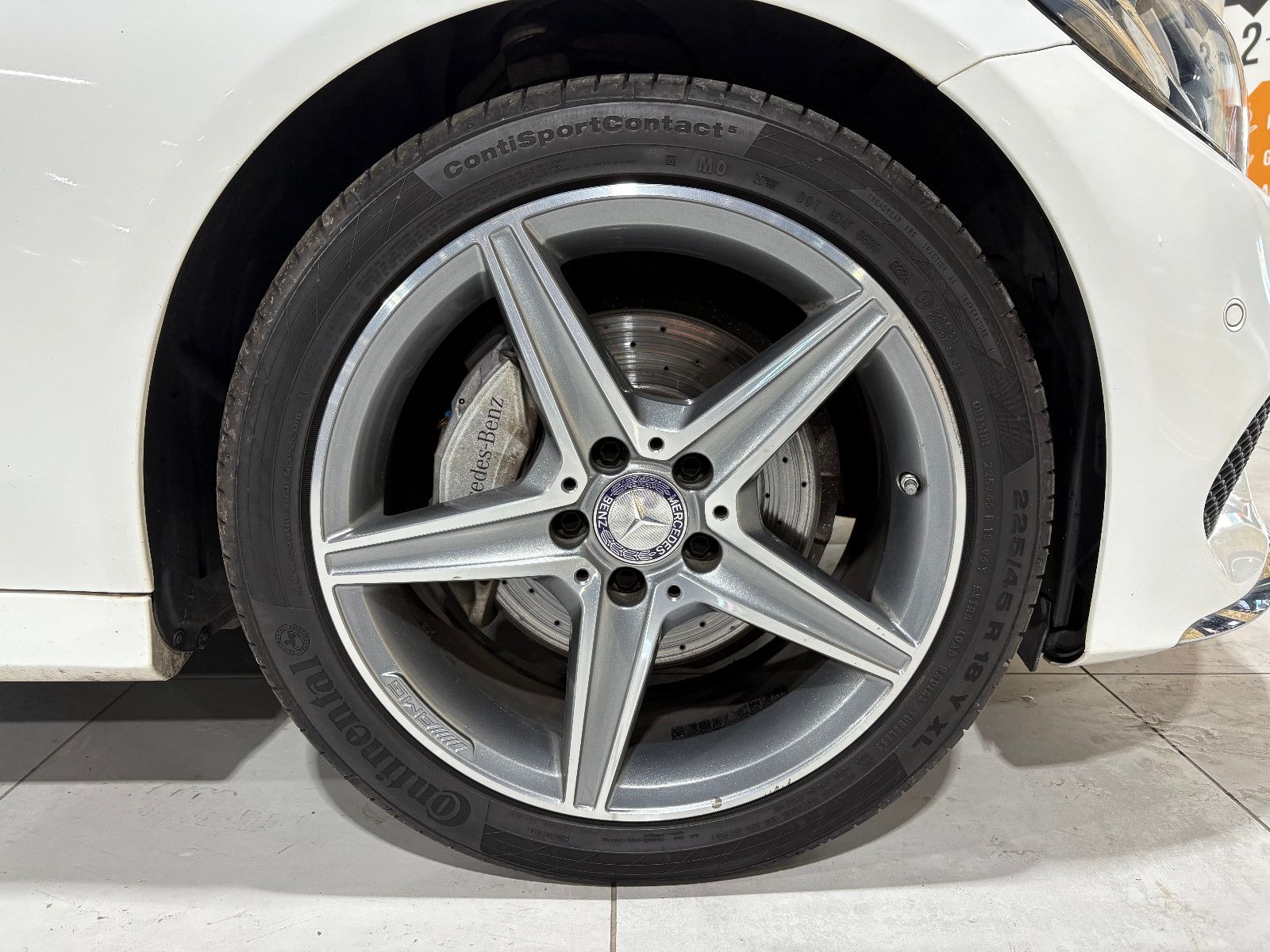 Fahrzeugabbildung Mercedes-Benz C 200 Lim. C 200 CGI/AMG-LINE/PDC/SOUND/SHZ/KLIM