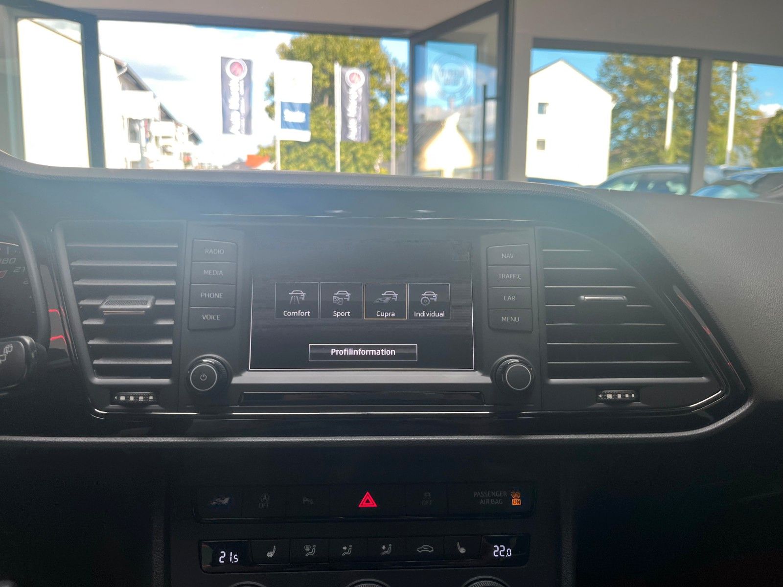 Fahrzeugabbildung SEAT Leon Cupra 280*8xbereift*PDC*NAVI*Winter*Sound*