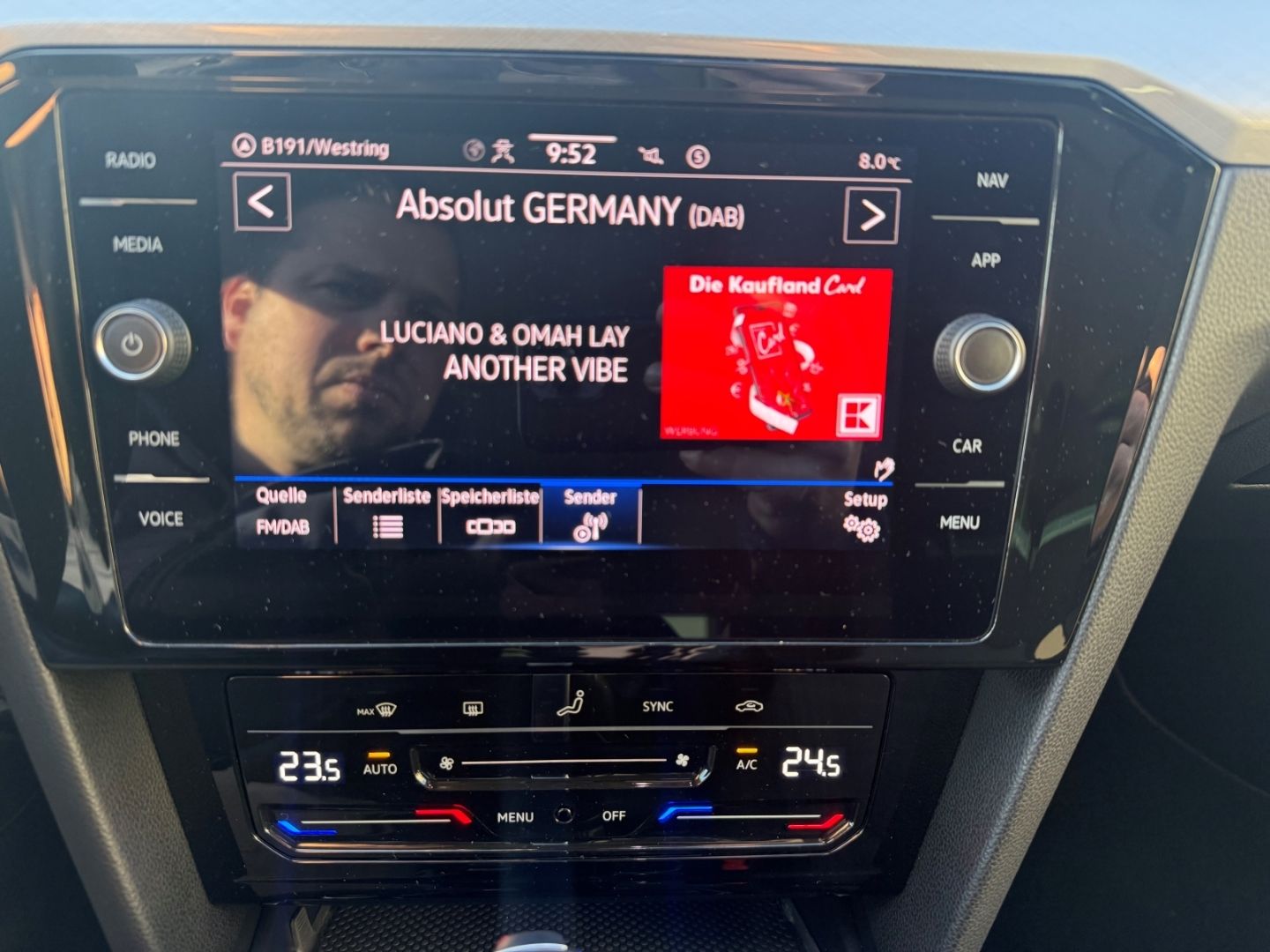 VW Passat Business AHK Navi LED ACC SHZ CarPlay And - Image 19
