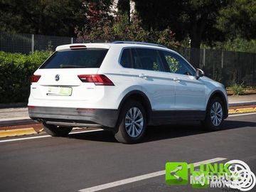 Volkswagen Tiguan - 2